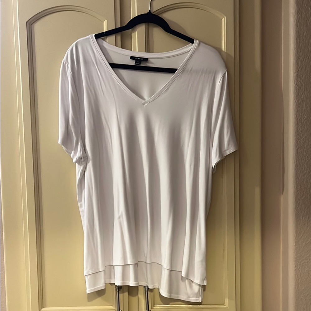 Xxl Alfani white top, soft, only worn 1 time